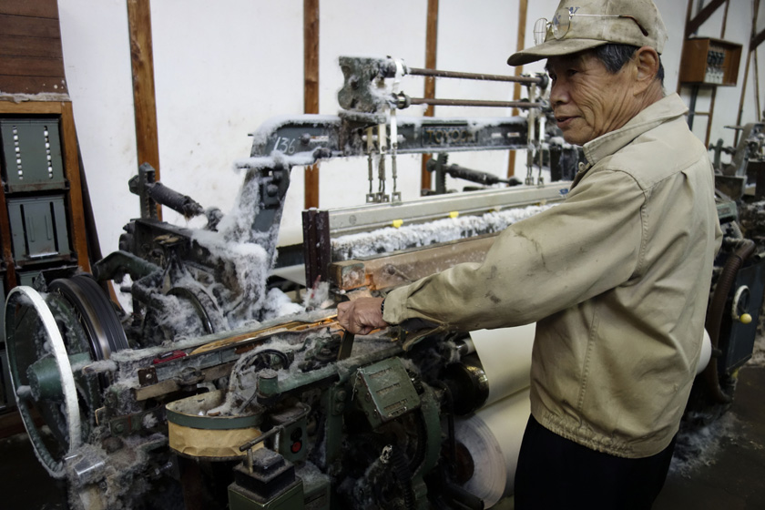 100余年続く、シャットル織機の定番綿織物　石井織物